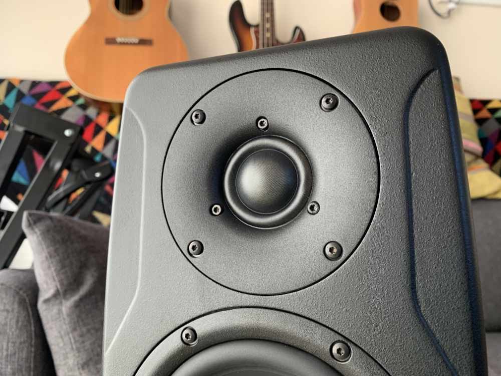 IK Multimedia iLoud Precision 5 Monitors - Tested IK Multimedia iLoud Precision 5 Monitors - Tested